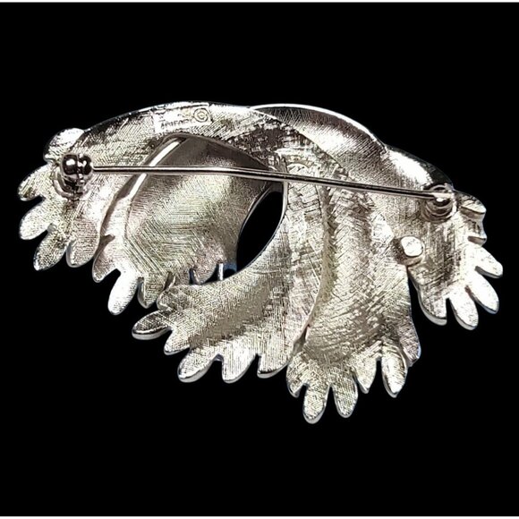 Crown Trifari Silver Tone Brooch Folded Leaf Flourish Silver Tips, Vintage - Picture 4 of 5